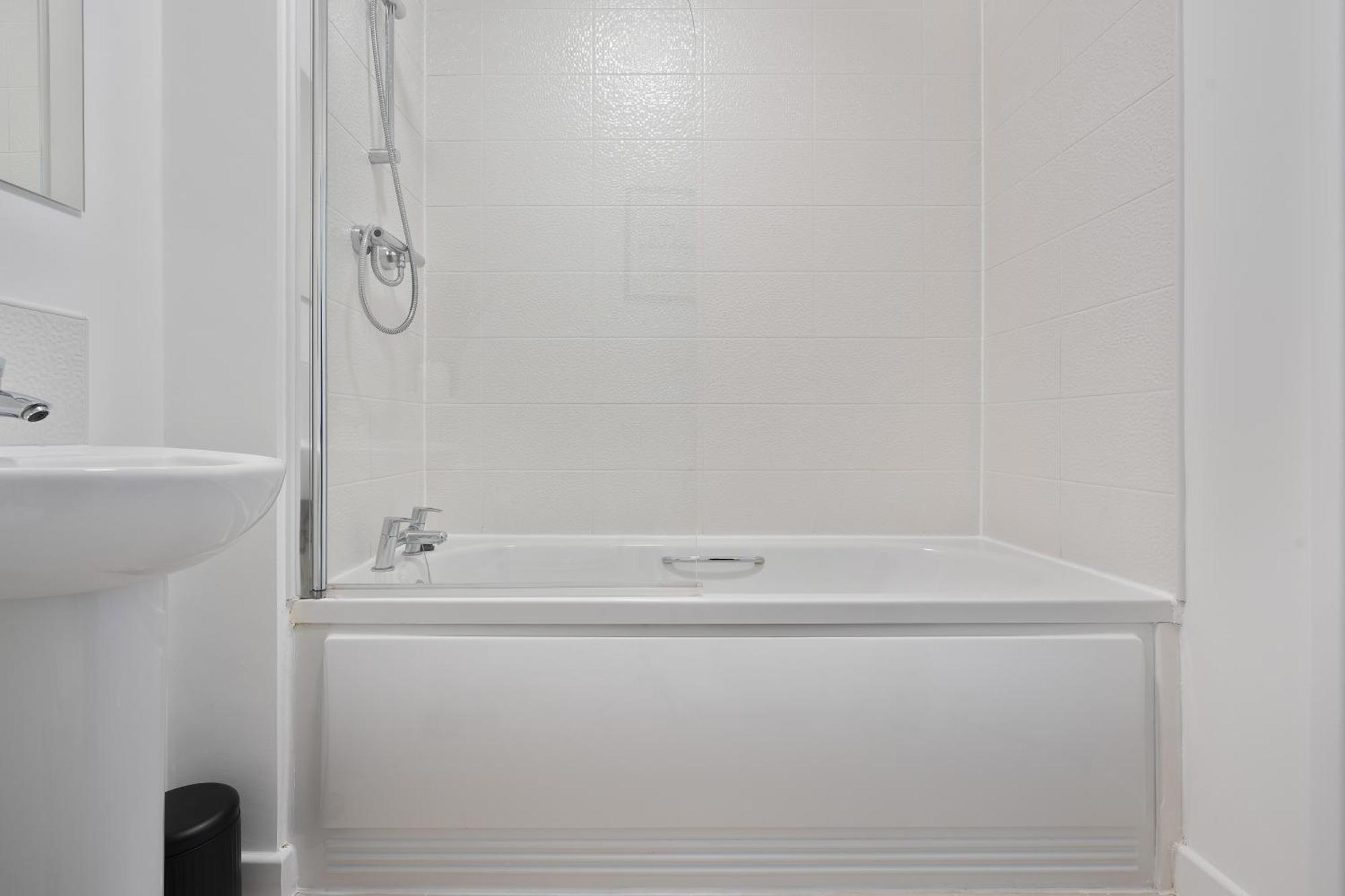 Mersey Way, Spacious 3 Bed Home, Close To Sheffield City Centre & Free Driveway Parking - Perfect For Workers, Groups & Families - Hosted By Stay Host Save Eksteriør bilde
