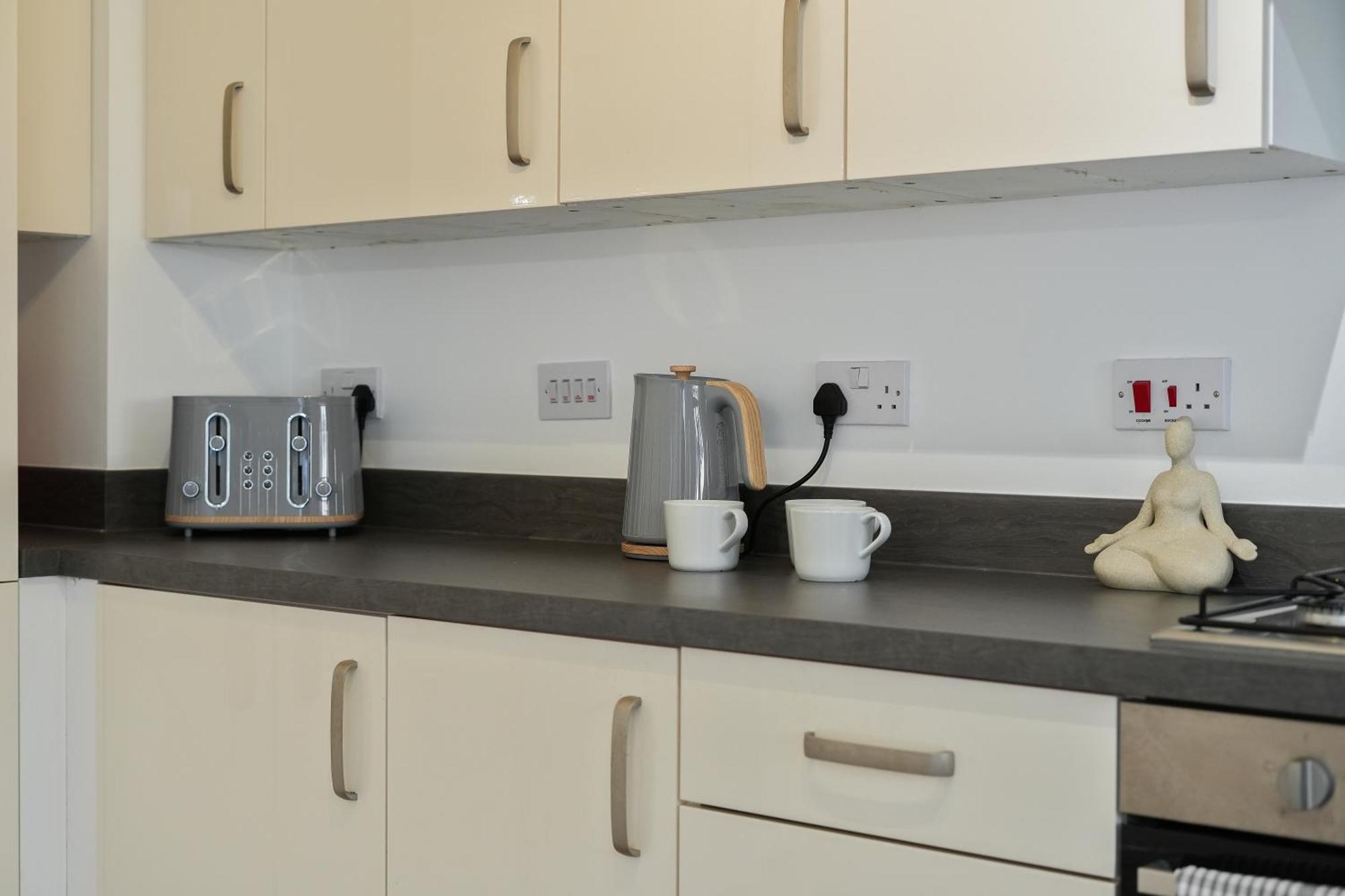 Mersey Way, Spacious 3 Bed Home, Close To Sheffield City Centre & Free Driveway Parking - Perfect For Workers, Groups & Families - Hosted By Stay Host Save Eksteriør bilde